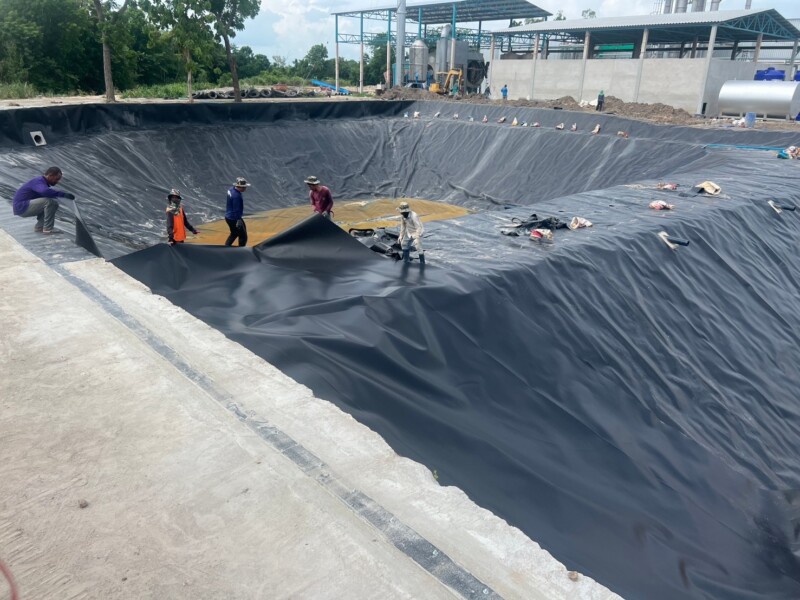 รับปูบ่อน้ำพลาสติก HDPEบัวลาย