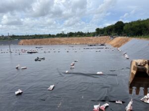 รับเหมาปูพีอีบ่อเก็บน้ำ.com หจก.เขียวสะอาด รับปูบ่อน้ำพลาสติก บ่อบำบัดน้ำเสีย บ่อแก๊ส 30 รับปูบ่อน้ำพลาสติก HDPEด่านขุนทด